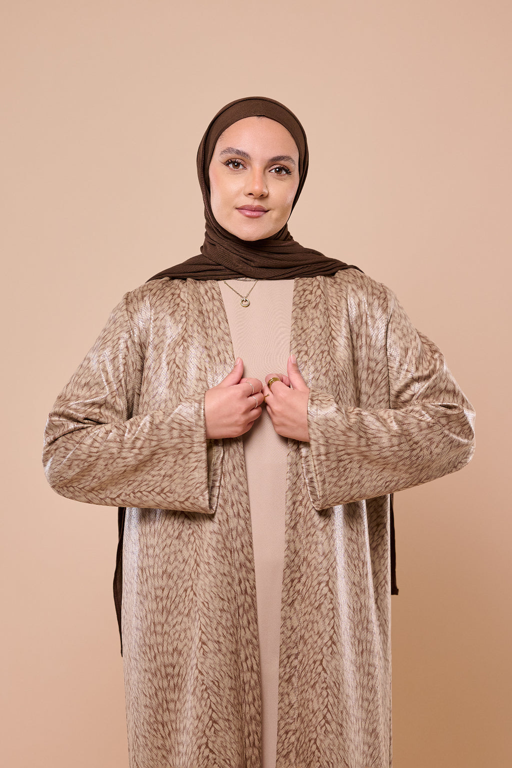 Feather Grain Two-Piece Abaya front detail