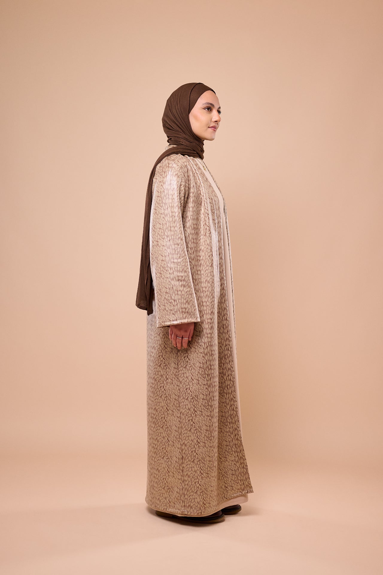 Feather Grain Two-Piece Abaya full side